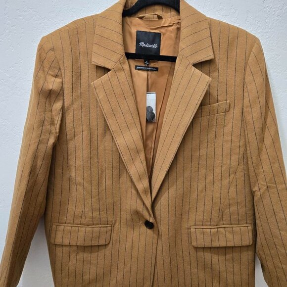 Madewell oversized Blazer in pinstripe. - Picture 2 of 8